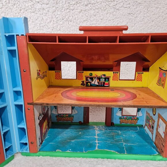 Vintage Fisher-Price Little People Tudor Play Family House - Picture 3 of 5